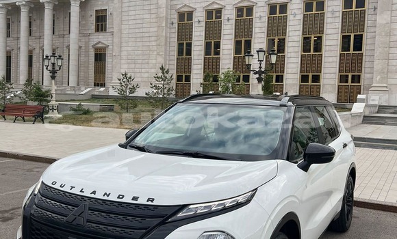 Buy Used Mitsubishi Outlander White Car in Astana in Akmola Buy Used Mitsubishi Outlander White Car in Astana in Akmola