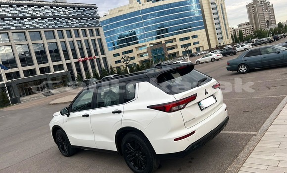 Buy Used Mitsubishi Outlander White Car in Astana in Akmola Buy Used Mitsubishi Outlander White Car in Astana in Akmola