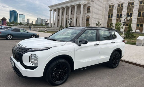 Buy Used Mitsubishi Outlander White Car in Astana in Akmola Buy Used Mitsubishi Outlander White Car in Astana in Akmola