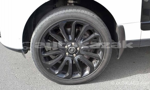 Buy Import Land Rover Range Rover White Car in Import - Dubai in Akmecet