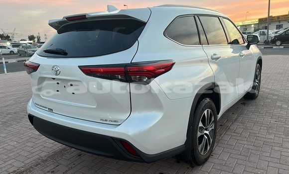 Buy Used Toyota Highlander White Car in Import - Dubai in Akmecet Buy Used Toyota Highlander White Car in Import - Dubai in Akmecet