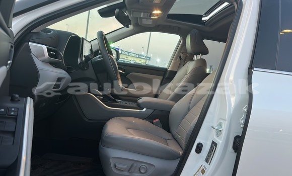 Buy Used Toyota Highlander White Car in Import - Dubai in Akmecet Buy Used Toyota Highlander White Car in Import - Dubai in Akmecet