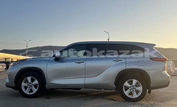 Buy Used Toyota Highlander Silver Car in Almaty in Almati Buy Used Toyota Highlander Silver Car in Almaty in Almati