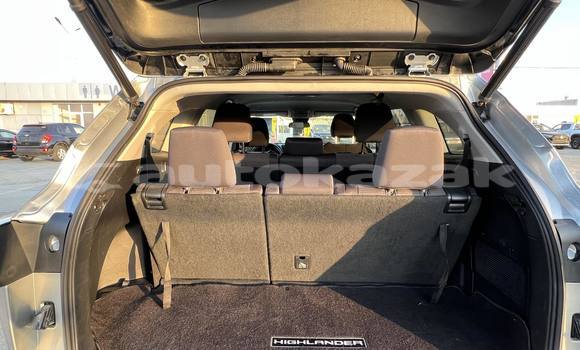 Buy Used Toyota Highlander Silver Car in Almaty in Almati Buy Used Toyota Highlander Silver Car in Almaty in Almati
