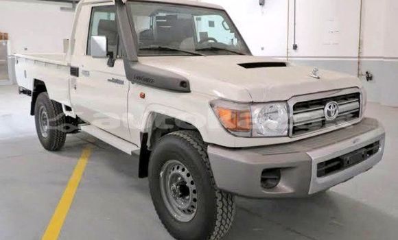 Buy Used Toyota Land Cruiser White Car in Aktau in Karagandi Buy Used Toyota Land Cruiser White Car in Aktau in Karagandi