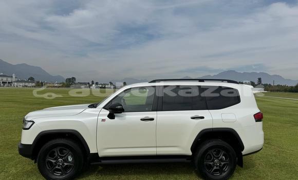 Buy Used Toyota Land Cruiser White Car in Astana in Akmola Buy Used Toyota Land Cruiser White Car in Astana in Akmola