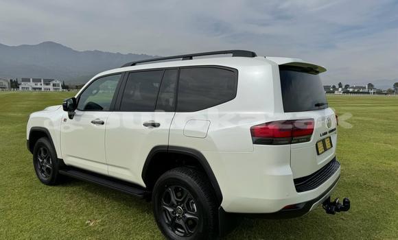 Buy Used Toyota Land Cruiser White Car in Astana in Akmola Buy Used Toyota Land Cruiser White Car in Astana in Akmola