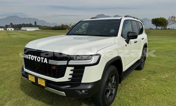 Buy Used Toyota Land Cruiser White Car in Astana in Akmola Buy Used Toyota Land Cruiser White Car in Astana in Akmola