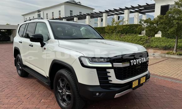 Buy Used Toyota Land Cruiser White Car in Astana in Akmola Buy Used Toyota Land Cruiser White Car in Astana in Akmola