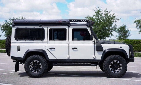 Buy Used Land Rover Defender White Car in Astana in Akmola Buy Used Land Rover Defender White Car in Astana in Akmola