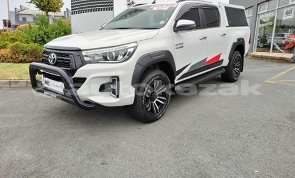 Buy Used Toyota Hilux White Car in Astana in Akmola