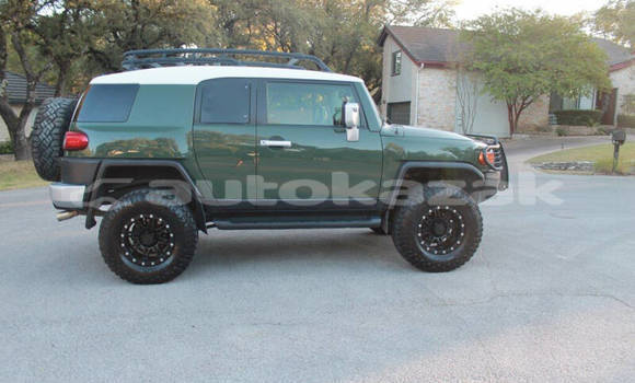 Buy Used Toyota FJ Cruiser Green Car in Astana in Akmola Buy Used Toyota FJ Cruiser Green Car in Astana in Akmola