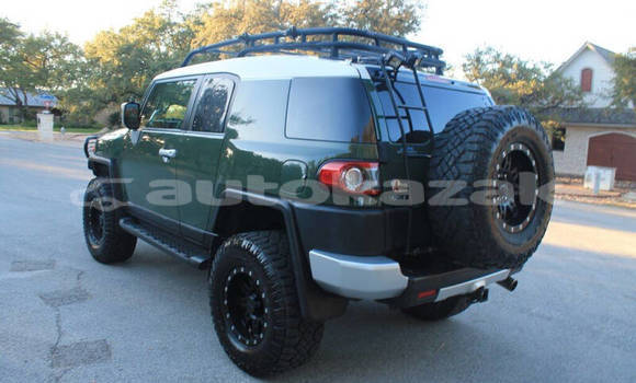 Buy Used Toyota FJ Cruiser Green Car in Astana in Akmola Buy Used Toyota FJ Cruiser Green Car in Astana in Akmola