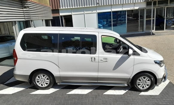 Buy Used Hyundai H1 White Car in Astana in Akmola