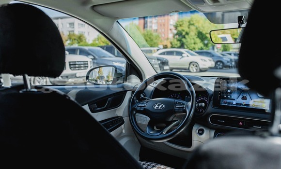 Buy Used Hyundai Kona White Car in Aktau in Karagandi Buy Used Hyundai Kona White Car in Aktau in Karagandi