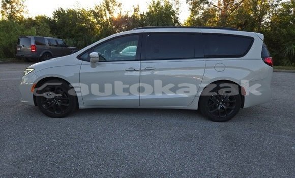 Buy Used Chrysler Pacifica White Car in Astana in Akmola Buy Used Chrysler Pacifica White Car in Astana in Akmola