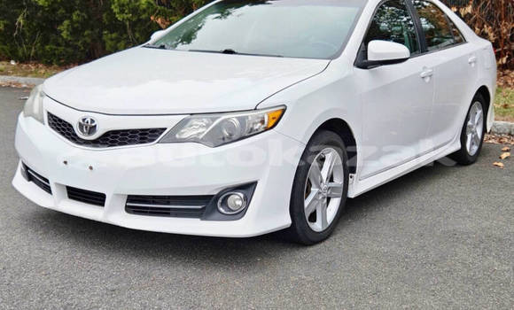 Buy Used Toyota Camry White Car in Almaty in Almati