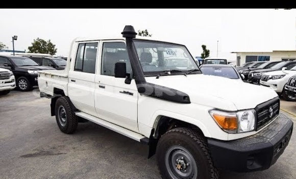 Buy Used Toyota Land Cruiser White Car in Aktau in Karagandi Buy Used Toyota Land Cruiser White Car in Aktau in Karagandi