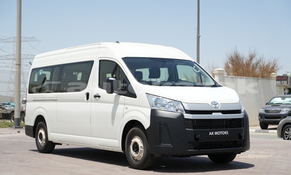Buy Import Toyota Hiace White Car in Import - Dubai in Akmecet