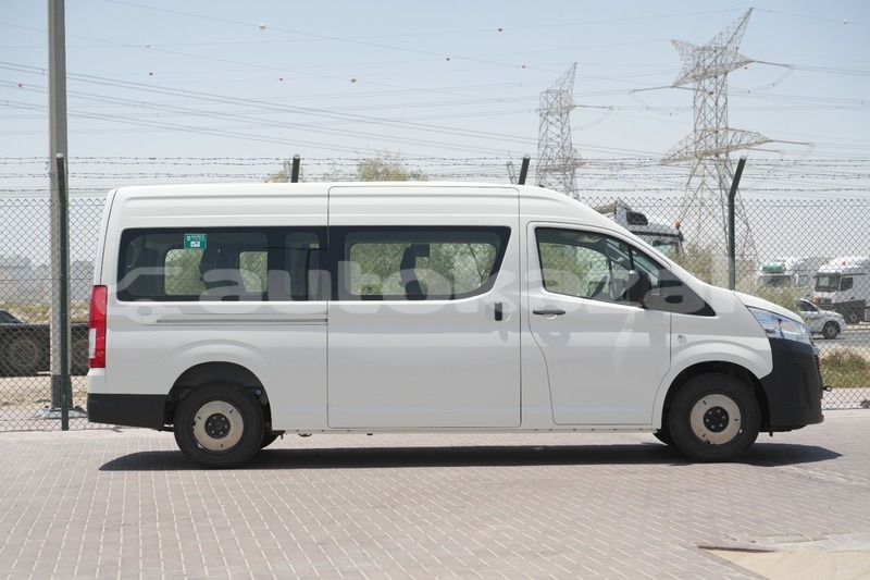 Big with watermark toyota hiace akmecet import dubai 5303