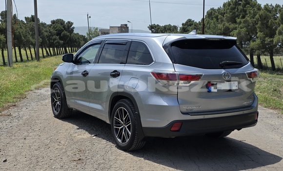 Buy Used Toyota Highlander Silver Car in Almati in Almati Buy Used Toyota Highlander Silver Car in Almati in Almati