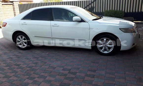 Buy Used Toyota Camry White Car in Almaty in Almati