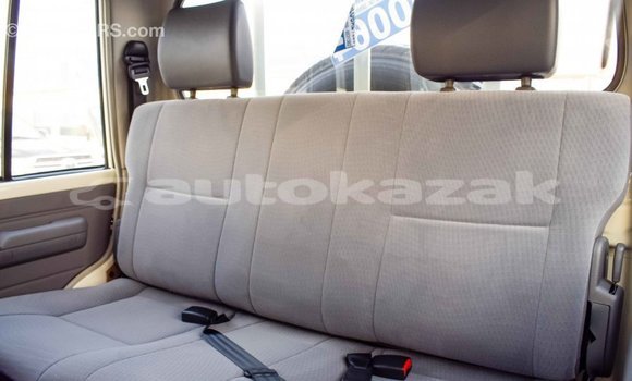 Buy Import Toyota Pickup White Car in Import - Dubai in Akmecet Buy Import Toyota Pickup White Car in Import - Dubai in Akmecet