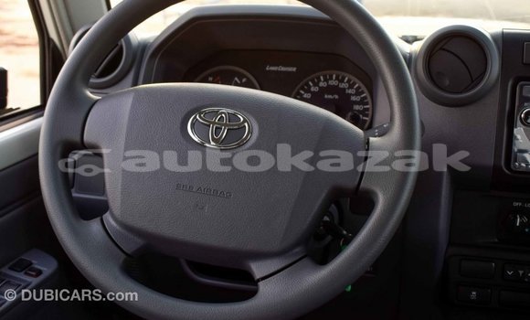 Buy Import Toyota Pickup White Car in Import - Dubai in Akmecet Buy Import Toyota Pickup White Car in Import - Dubai in Akmecet