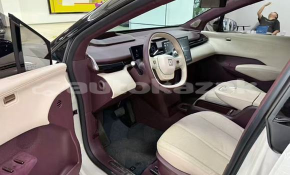 Buy Used Changan CS85 White Car in Almati in Almati Buy Used Changan CS85 White Car in Almati in Almati