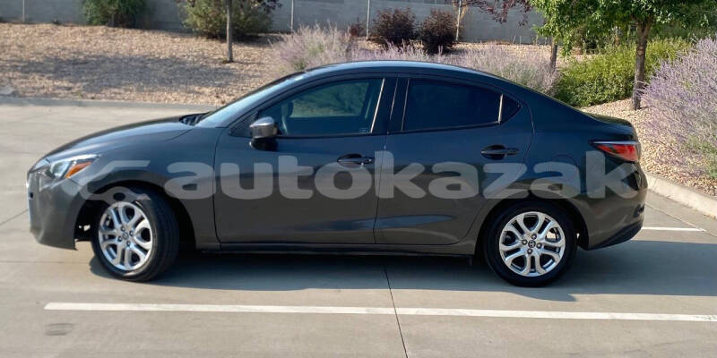 Big with watermark toyota yaris akmola astana 5418