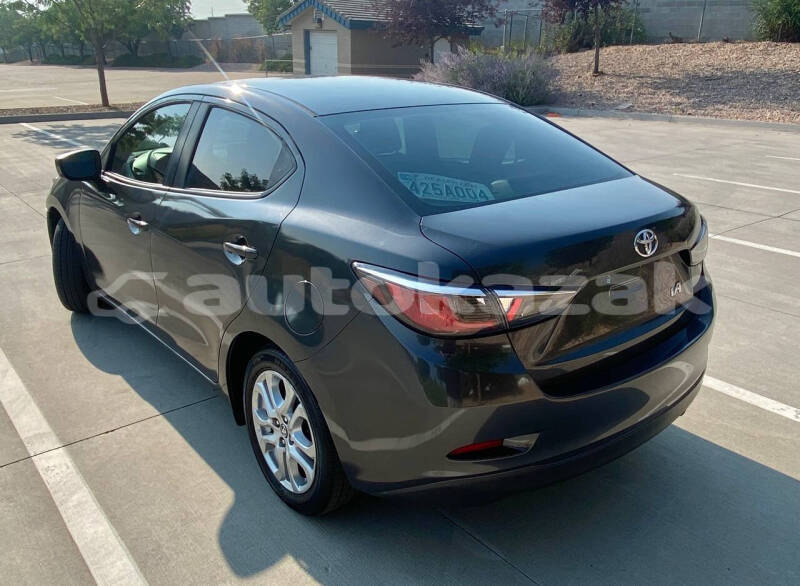 Big with watermark toyota yaris akmola astana 5418