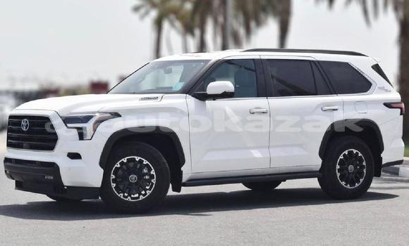 Buy New Toyota Sequoia White Car in Aktas in Karagandi Buy New Toyota Sequoia White Car in Aktas in Karagandi