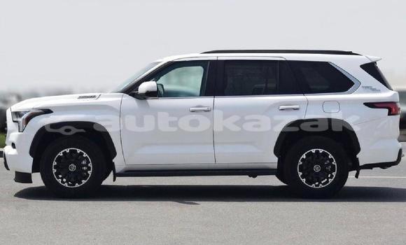 Buy New Toyota Sequoia White Car in Aktas in Karagandi Buy New Toyota Sequoia White Car in Aktas in Karagandi