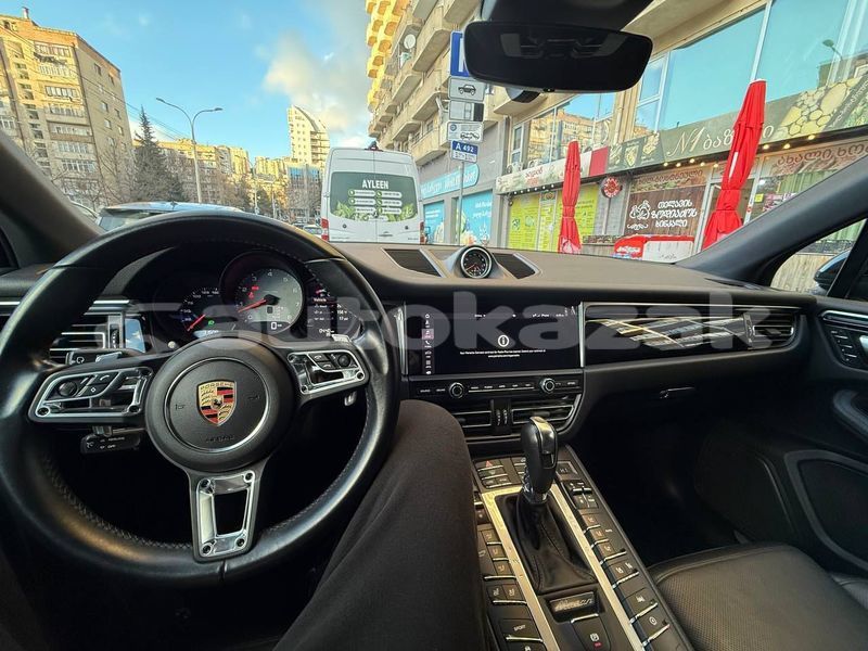 Big with watermark porsche macan taraz georgiyev 5512