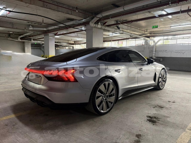 Big with watermark audi r8 taraz georgiyev 5524