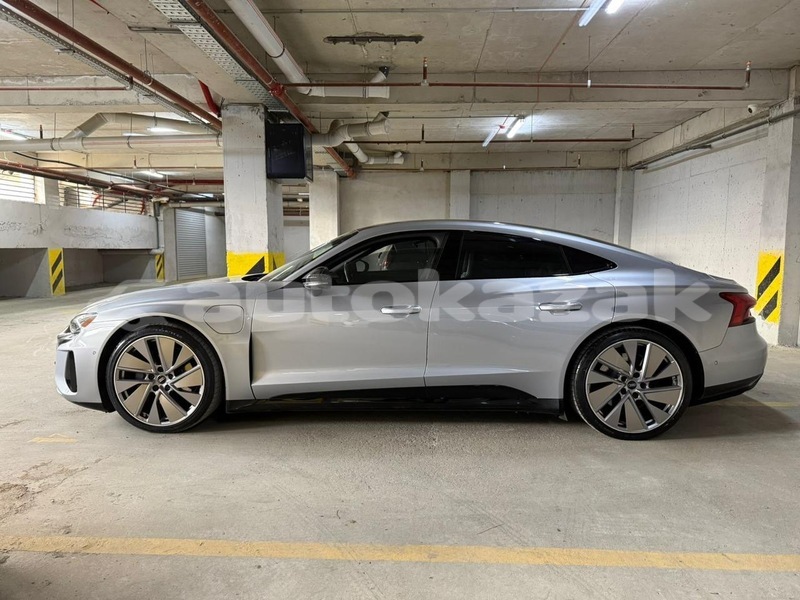 Big with watermark audi r8 taraz georgiyev 5524