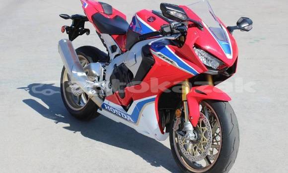 Buy Used Honda CBR 1000 RR Red Bike in Akmecet in Akmecet
