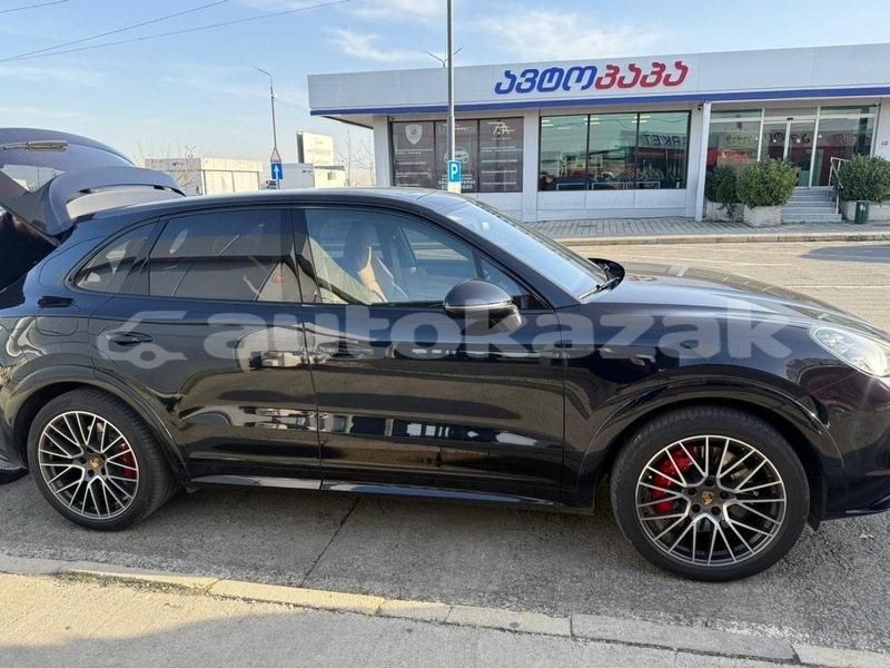 Big with watermark porsche cayenne taraz georgiyev 5530