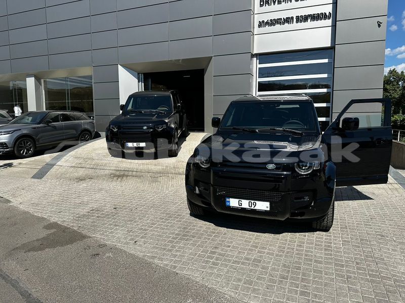 Big with watermark land rover defender taraz georgiyev 5534