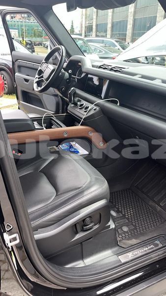 Big with watermark land rover defender taraz georgiyev 5534