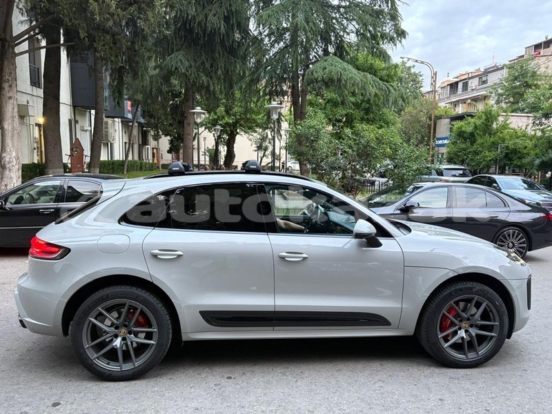 Big with watermark porsche macan taraz georgiyev 5544