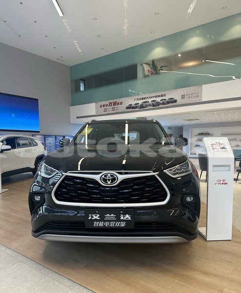 Big with watermark toyota highlander akmola astana 5548