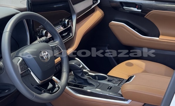 Buy New Toyota Highlander White Car in Astana in Akmola Buy New Toyota Highlander White Car in Astana in Akmola