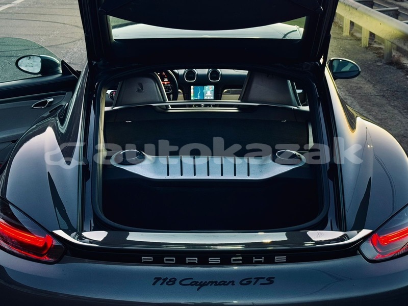 Big with watermark porsche cayman taraz georgiyev 5554