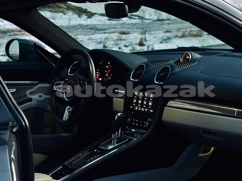 Big with watermark porsche cayman taraz georgiyev 5554