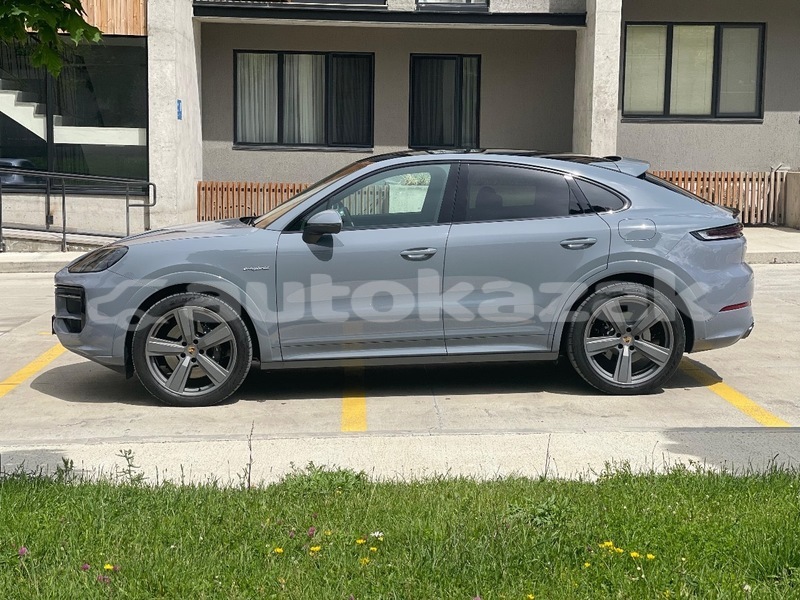 Big with watermark porsche cayenne taraz georgiyev 5556