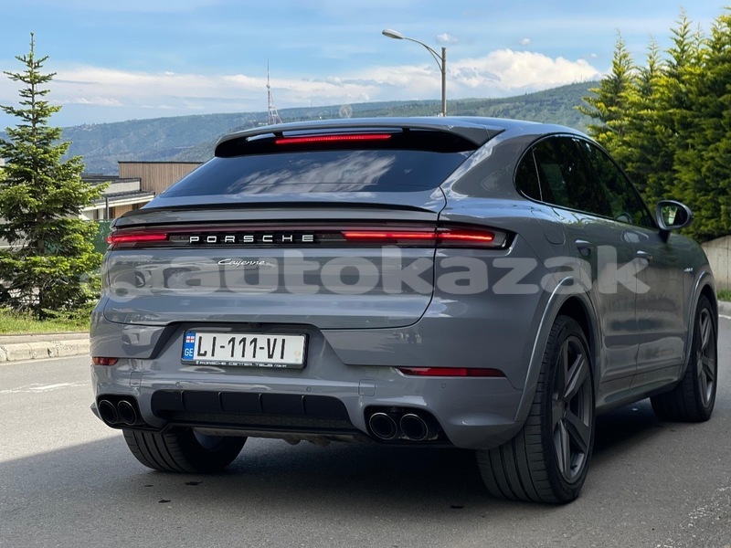 Big with watermark porsche cayenne taraz georgiyev 5556