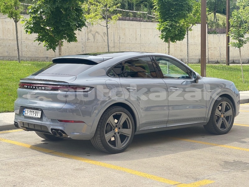 Big with watermark porsche cayenne taraz georgiyev 5556