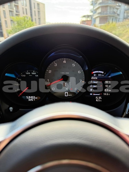 Big with watermark porsche macan taraz georgiyev 5583