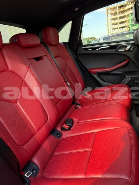 Big with watermark porsche macan taraz georgiyev 5583